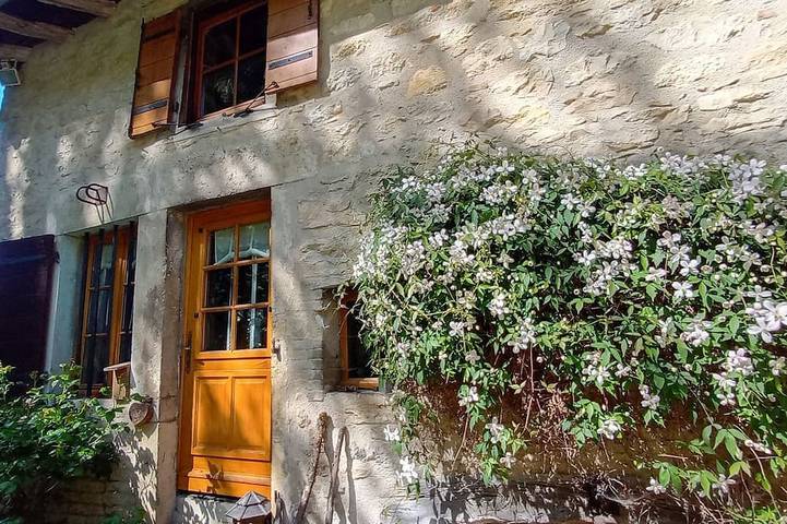 Agriturismo pour 12 personnes à Ambronay