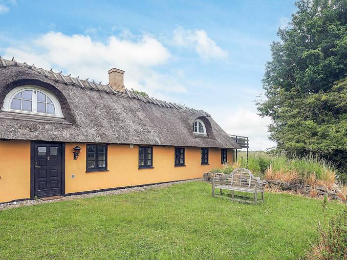 Vakantiehuis voor 6 personen, with Balkon and Terras as well as Tuin in Langeland