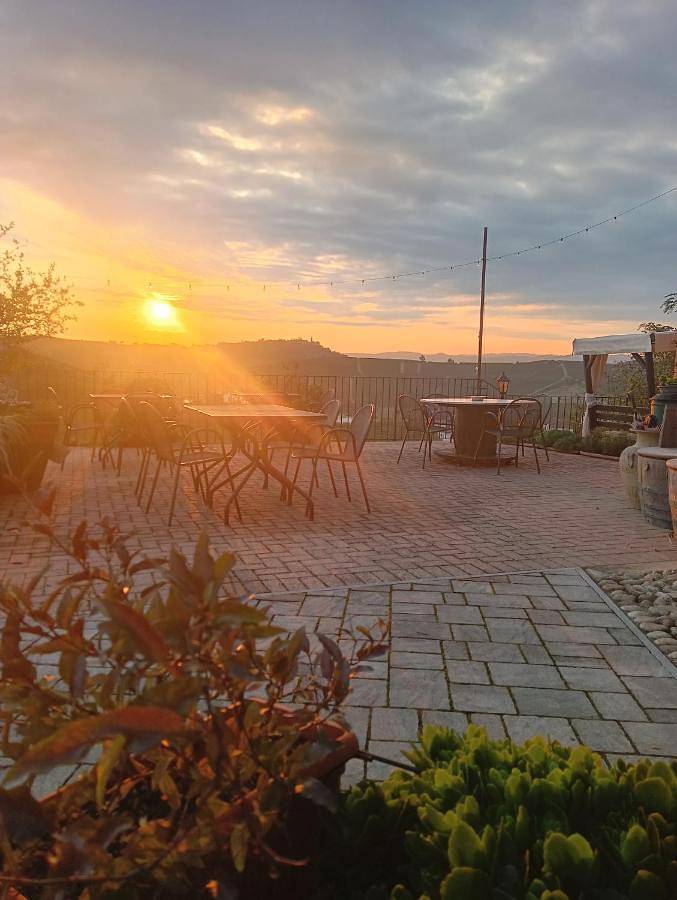 Chambre d’hôte pour 3 personnes, avec Balcon ainsi que Terrasse et Vue à Castellinaldo - 2