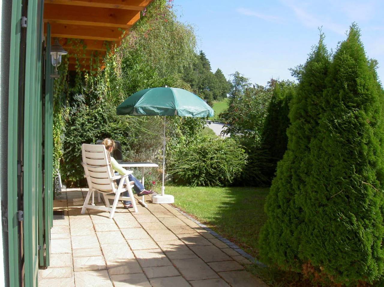 Ganze Wohnung, Ferienwohnung Scherer" mit privater Terrasse, privatem Garten und Wi-Fi in Salzweg, Passauer Land