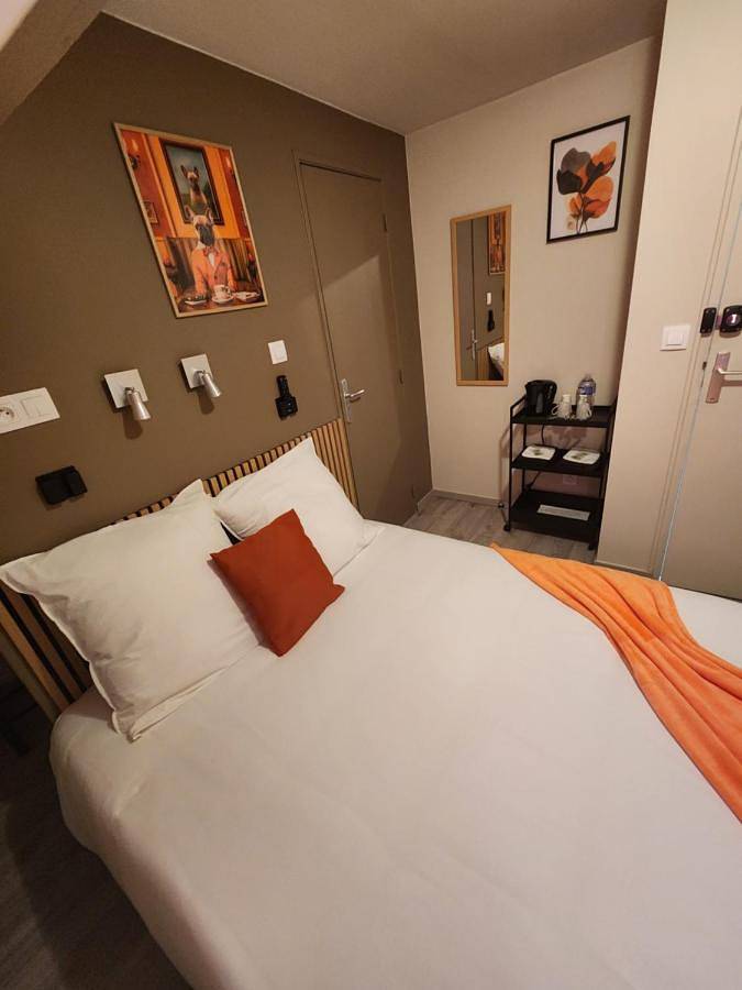 Le Croc'N Bar chambre orange in Saint-Nicolas-d'Aliermont, Région de Dieppe
