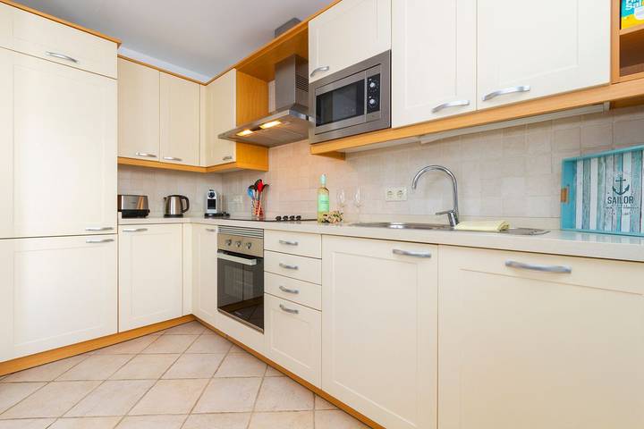 Ferienhaus für 6 Personen, mit Garten und Terrasse in Puerto Calero Marina - 4