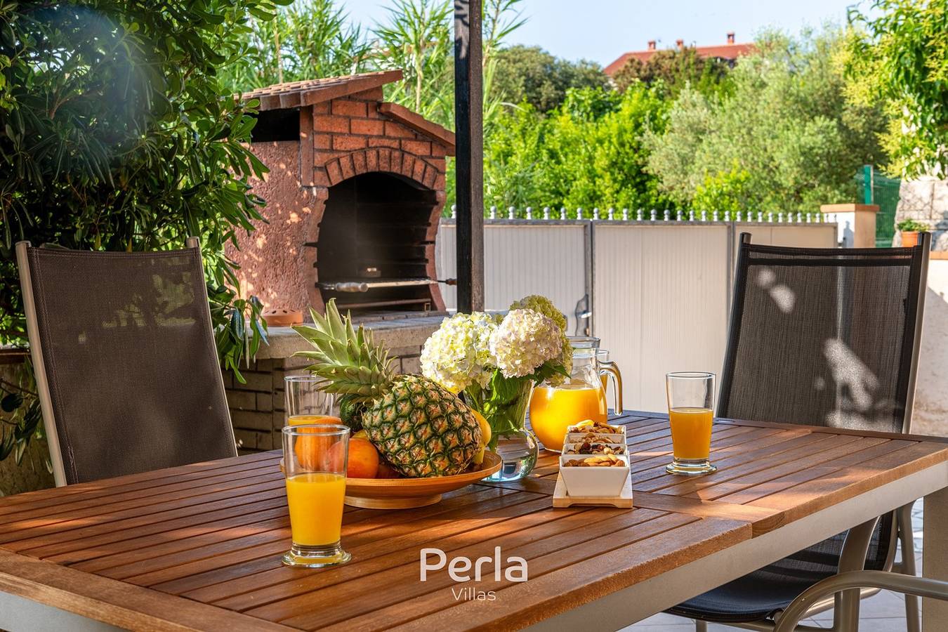 Entire apartment, Apartment Pineta with cozy terrace and grill in Vinkuran, Southcoast Istria