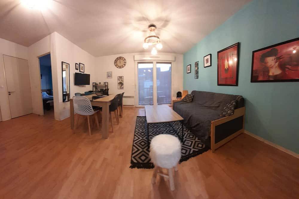 Appartement entier, Appartement de l'isard bleu, dans résidence de tourisme 3 étoiles in Lourdes, Hautes-Pyrénées