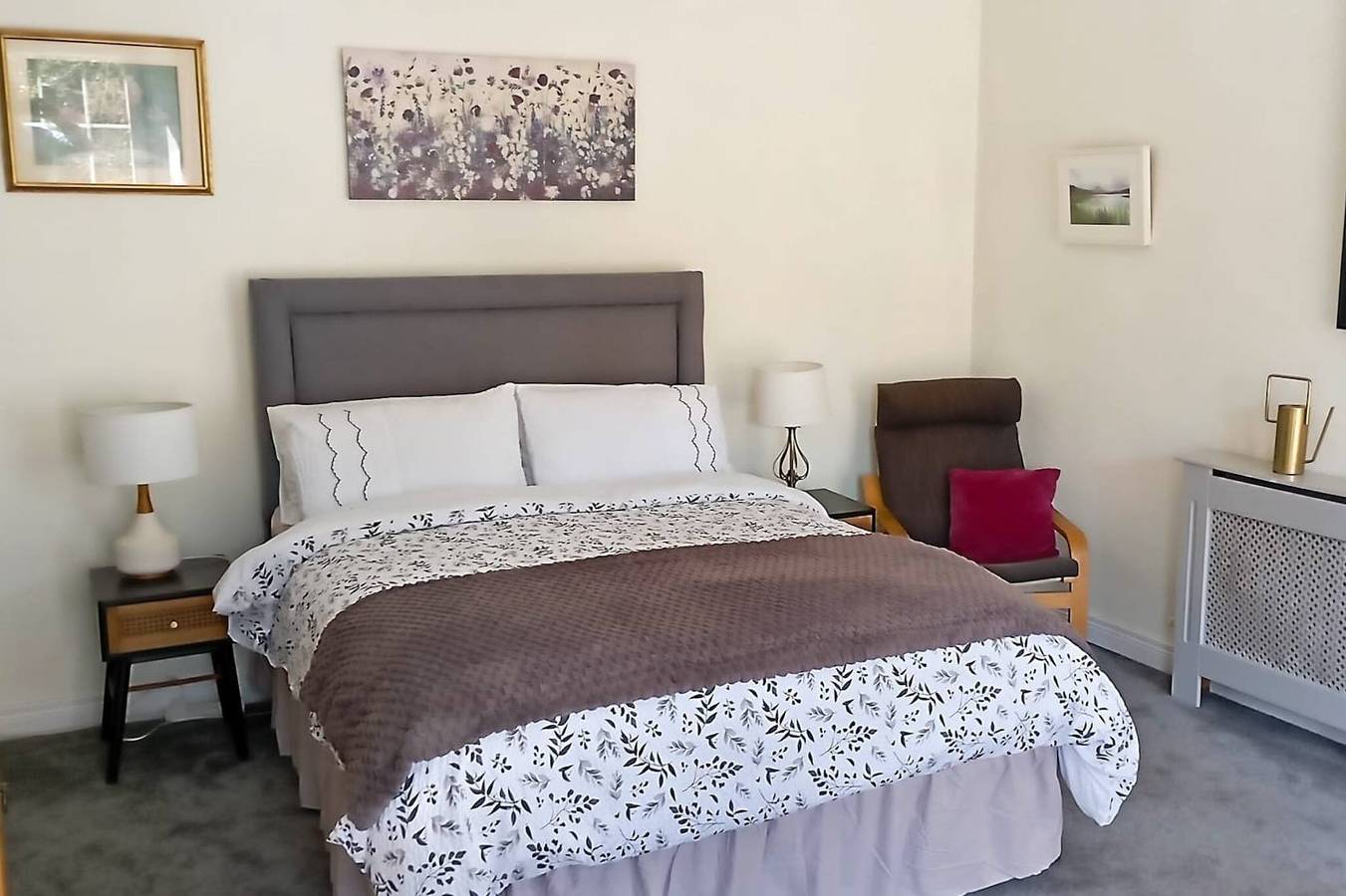 Tranquil Ensuite Room with Garden Views in Drumahoe in Derry, County Londonderry