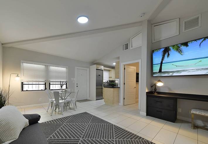 Villa for 18 people, with terrace and garden in Fort Lauderdale