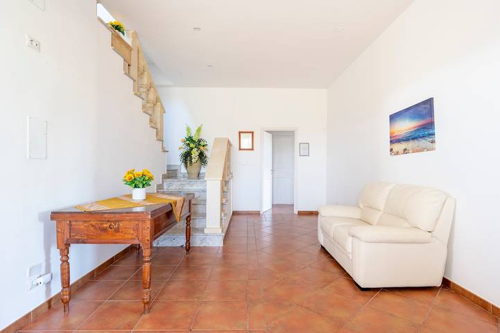 Entire apartment, Apartment 'Villa Tubola - Suite' with Balcony, Wi-Fi and Air Conditioning in Lizzanello, Lecce Province