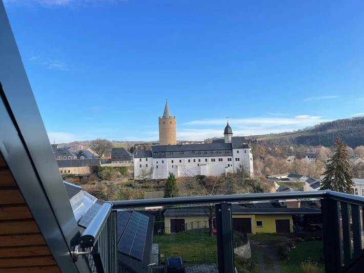 Ferienwohnung für 2 Personen, mit Balkon und Terrasse sowie Garten und Ausblick in Zschopau