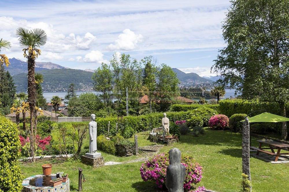 Studio in een chalet met uitzicht op het meer Stresa in Stresa, Comune di Stresa