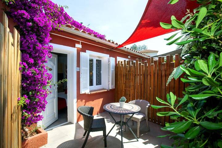Location de vacances pour 2 personnes, avec jacuzzi ainsi que piscine et jardin dans Plage d'Anthéor - 3