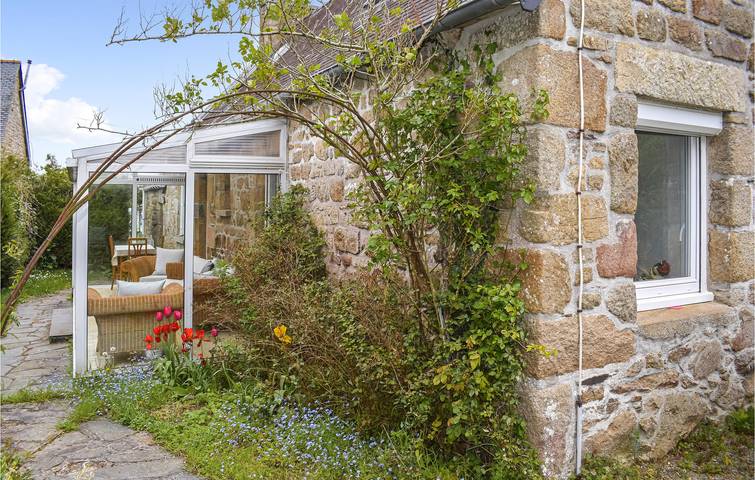 Location de vacances pour 6 personnes, avec jardin et terrasse à Lanvellec - 2