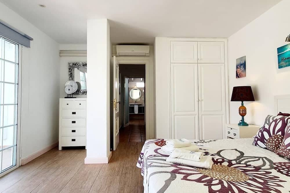 Spacious three bedroom holiday home with pool in La Caleta, Adeje