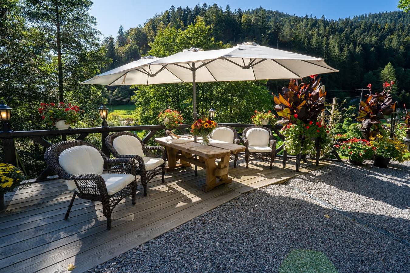 Schwarzwaldhaus Wolftal – Historisches Jagdanwesen, Park und Wildbach im Schwarzwald in Bad Rippoldsau-Schapbach, Mittlerer Schwarzwald