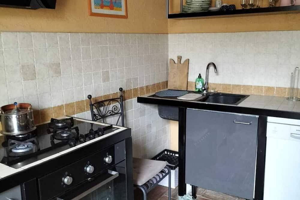 Historic Medieval 2-bedroom townhome in Magical Tuscania  in Tuscania, Provincia de Viterbo