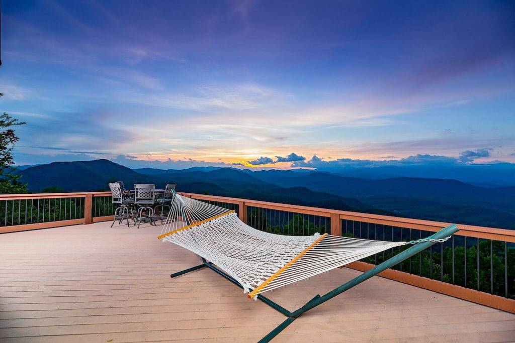 Nahe Asheville, nahe den Sternen, fast perfekt! Fast der Himmel. 3000 ft. in McDowell County