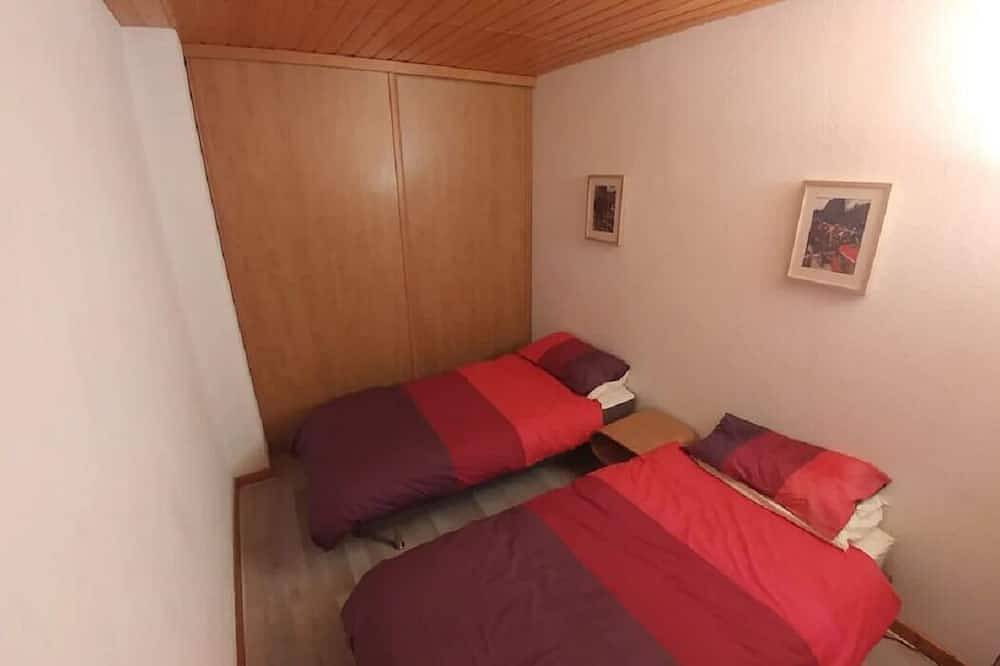 Entire apartment, Grange Bernard 2 - Lovely apartment in chalet with spectacular mountain views. in Valmeinier, Saint-Jean-de-Maurienne region