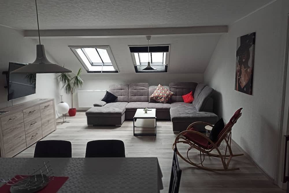 Ganze Wohnung, Neu ausgebaute Fewo direkt an der S-Bahn Hoffenheim 90 qm in Hoffenheim, Sinsheim