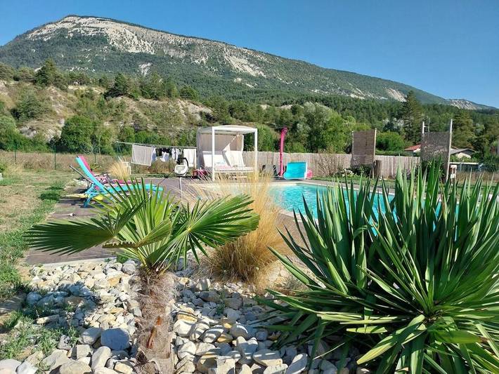 Location de vacances pour 7 personnes, avec piscine ainsi que vue et jardin, animaux acceptés dans Tartonne