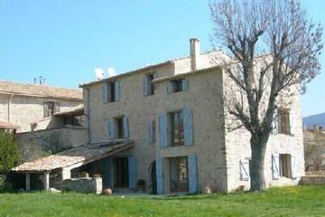 Gîte pour 14 personnes, avec jardin et terrasse, animaux acceptés à Limans
