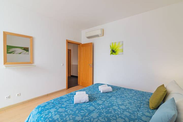 Ganze Wohnung, Maisonette-Penthouse-Apartment mit Meerblick und Pool - (brandneue Betten für 2019 !!) in Quarteira, Faro Distrikt
