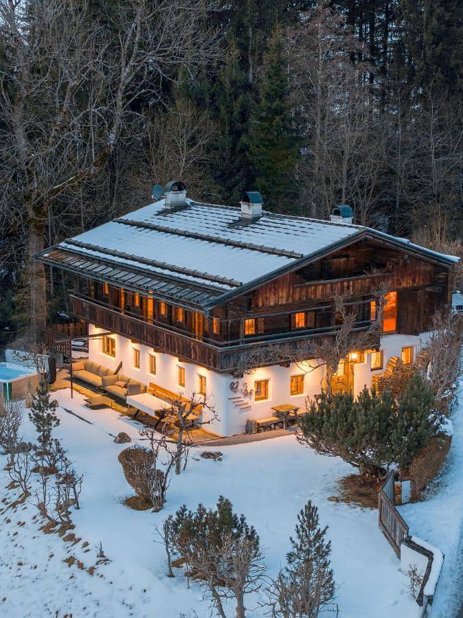 Villa für 8 Personen, mit Pool und Garten sowie Sauna und Whirlpool in Tirol