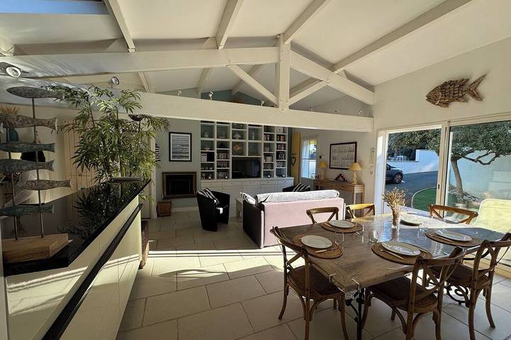 Location de vacances pour 6 personnes, avec Terrasse et Jardin dans Plage des Sables-Vignier