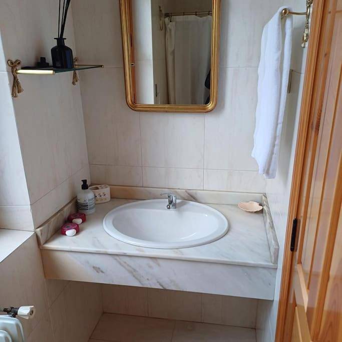 Location de vacances pour 12 personnes, avec vue et jardin, animaux acceptés à Las Navas del Marqués - 4