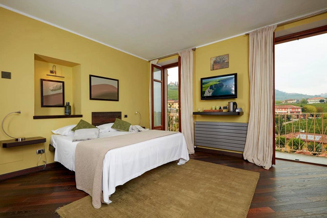 Casa Svizzera Agriturismo in Barolo, Langhe