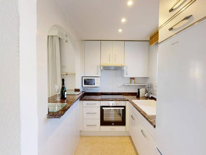 Villa für 7 Personen, mit Pool und Garten in Oliva - 4