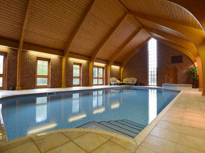 Vakantiehuis voor 10 personen, with Balkon and Tuin as well as Zwembad in Chester