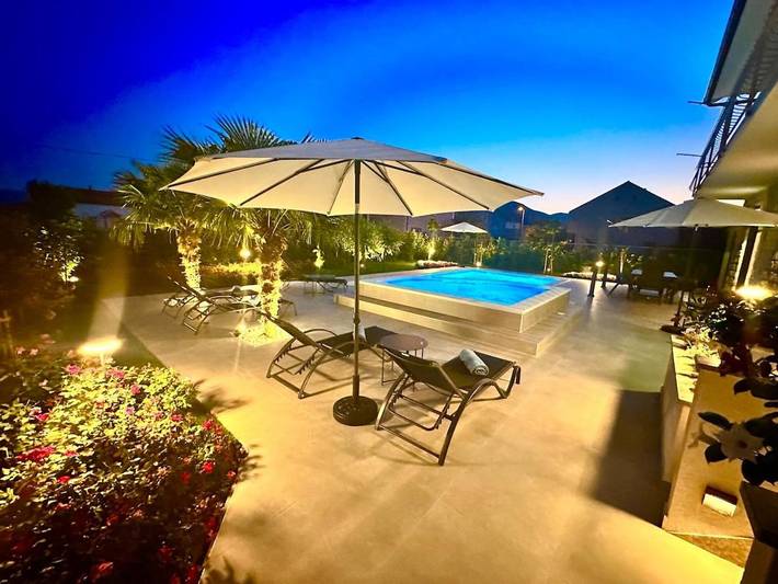 Villa pour 13 personnes, avec jacuzzi à Sinj - 4