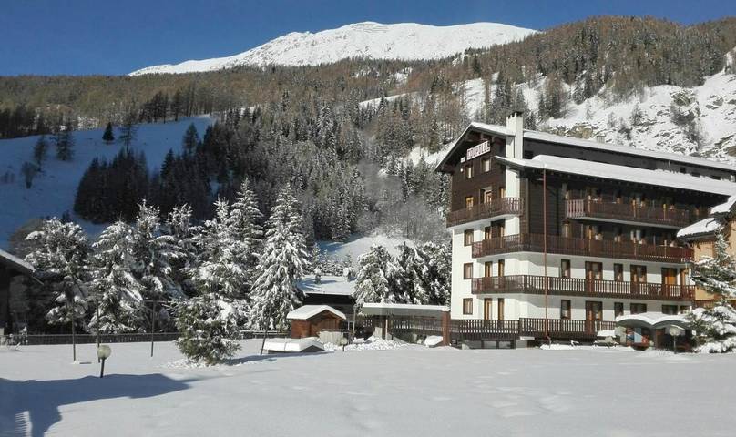 Appart’hôtel pour 2 personnes, avec Balcon et Terrasse ainsi que Jacuzzi et Jardin à Champoluc