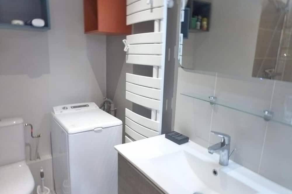Appartement entier, 50m du centre station, 5ème étage, balcon, 25m², Brides Les Bains in Brides-les-Bains, Massif de la Vanoise
