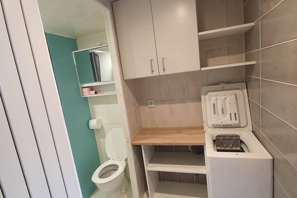 Entire apartment, Rental T1 30m2 with Terrace in Brem Sur Mer: 2km from the beach in Brem-sur-Mer, Loire Valley