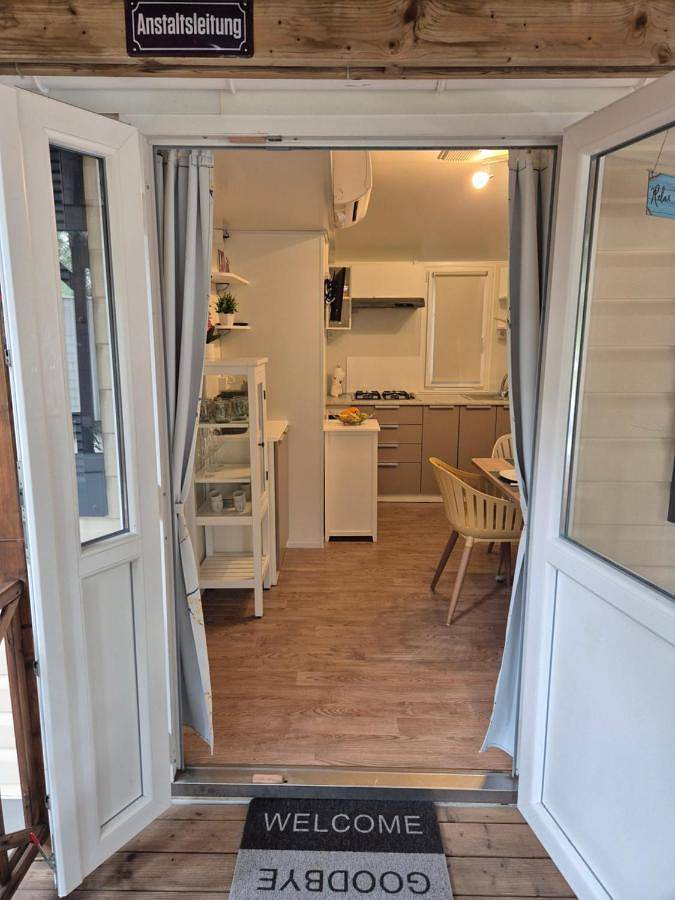 Camping für 5 Personen, mit Terrasse und Pool sowie Kinderpool in Pakostane - 2