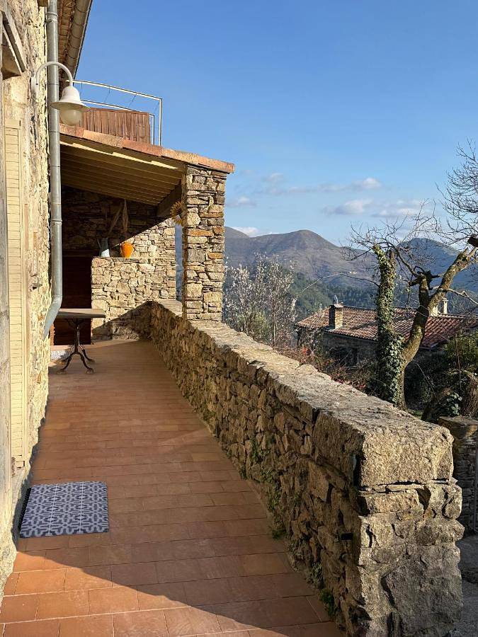 Appartement de vacances pour 5 personnes, avec Terrasse ainsi que Jardin et Vue