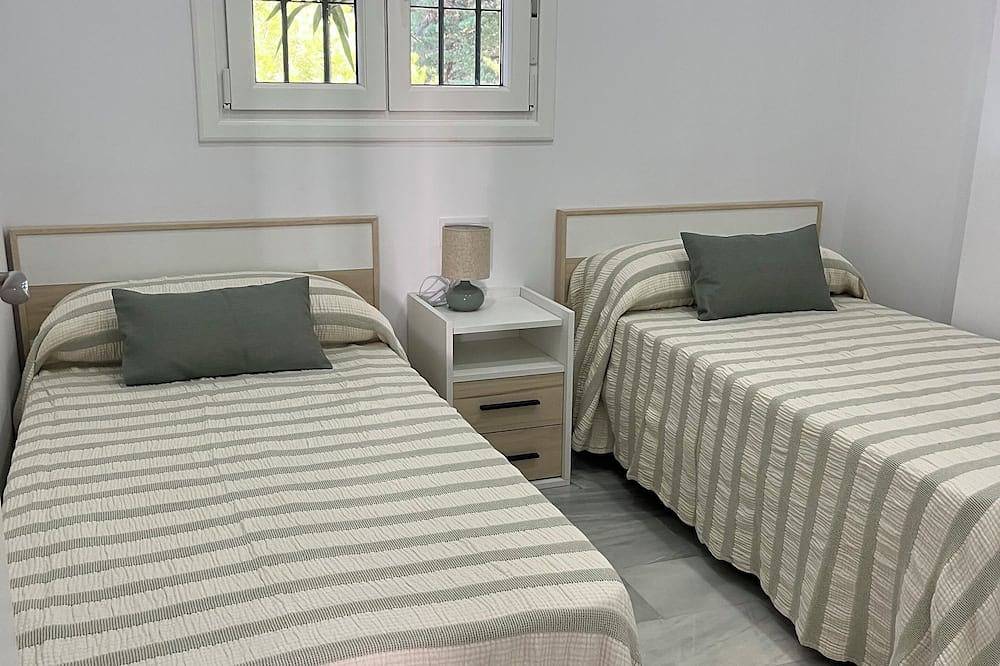 Apartamento entero, Apartamento Marea en primera línea de playa en La Barrosa con vistas al mar in La Barrosa, Chiclana de la Frontera