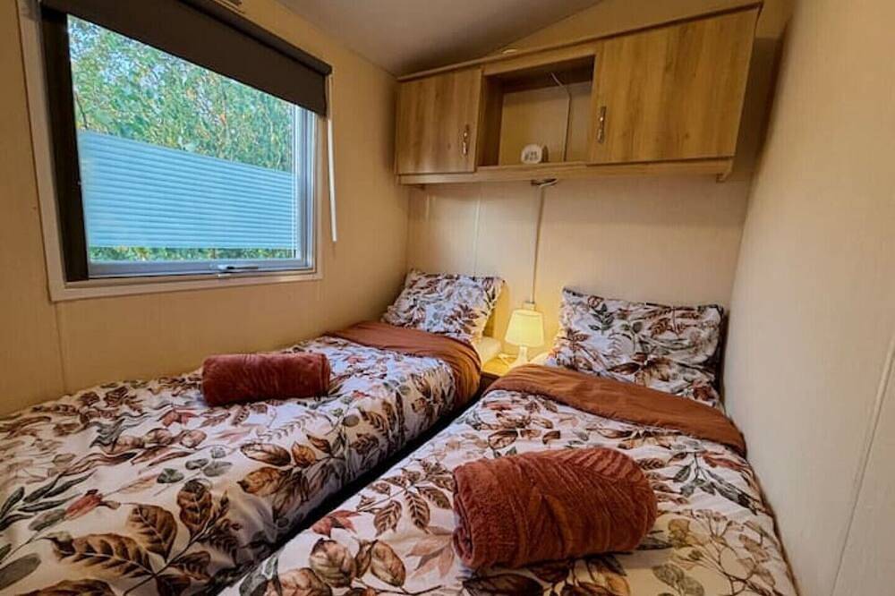 Family friendly chalet near the beach on 5* vacation park De Kuilart in Koudum in Ijsselmeer