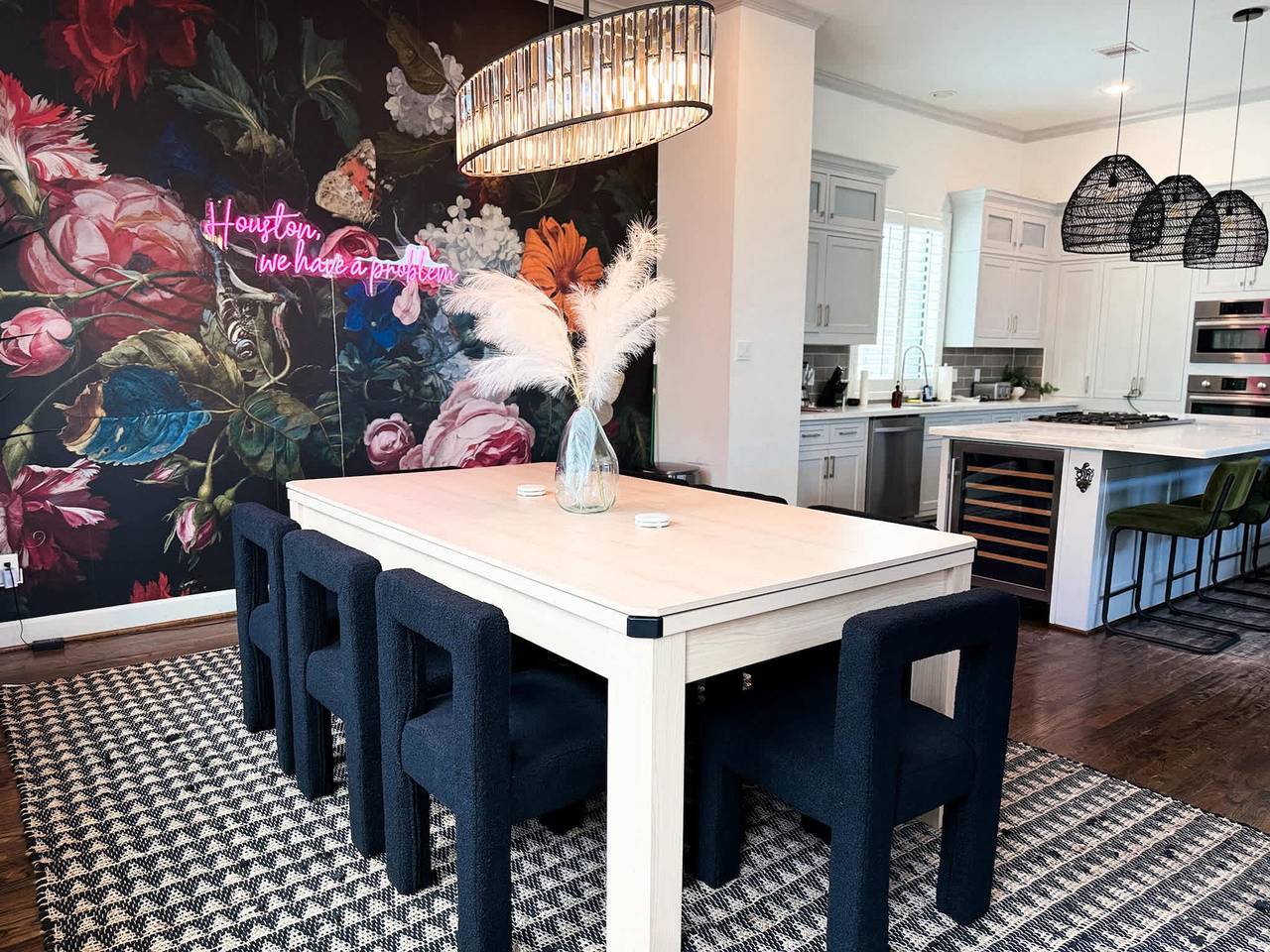 Urban Jungle Retreat in the Htx Skyline in Houston, Harris County