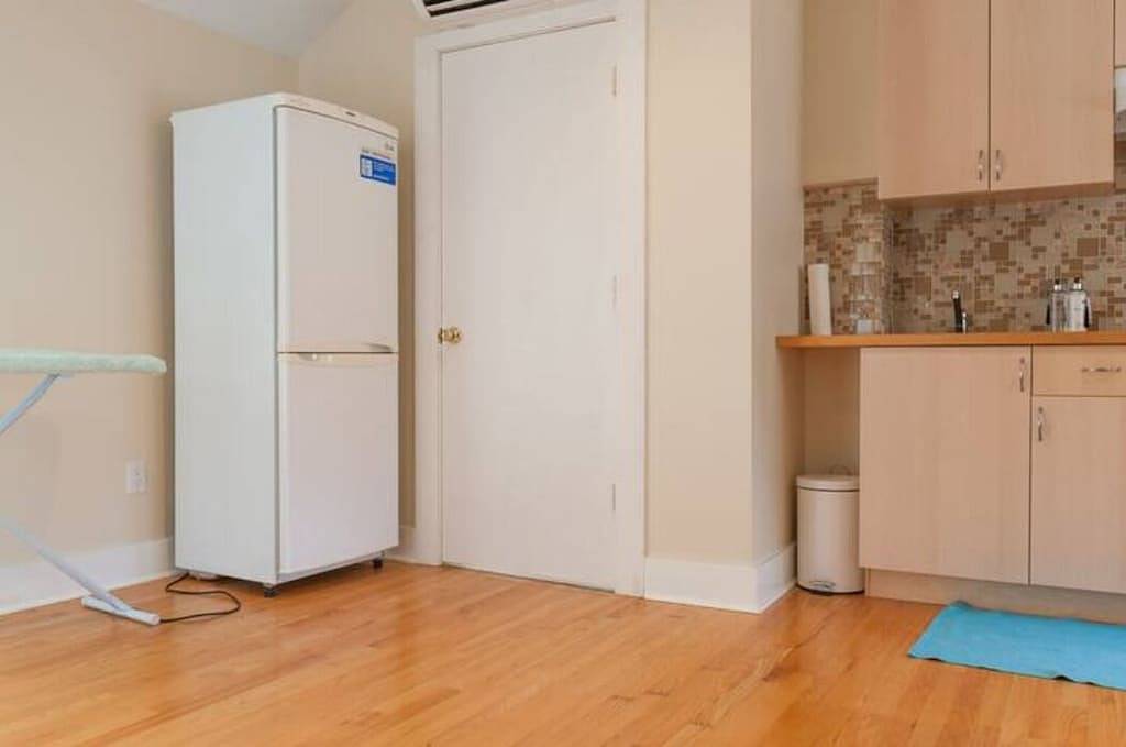 Guest house Park free 2 cars Nyc in Newark, Essex County (NJ)