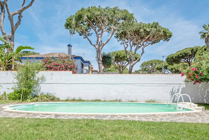 Exklusive Villa für Ihren Urlaub in Chiclana in Playa La Barrosa, Chiclana de la Frontera