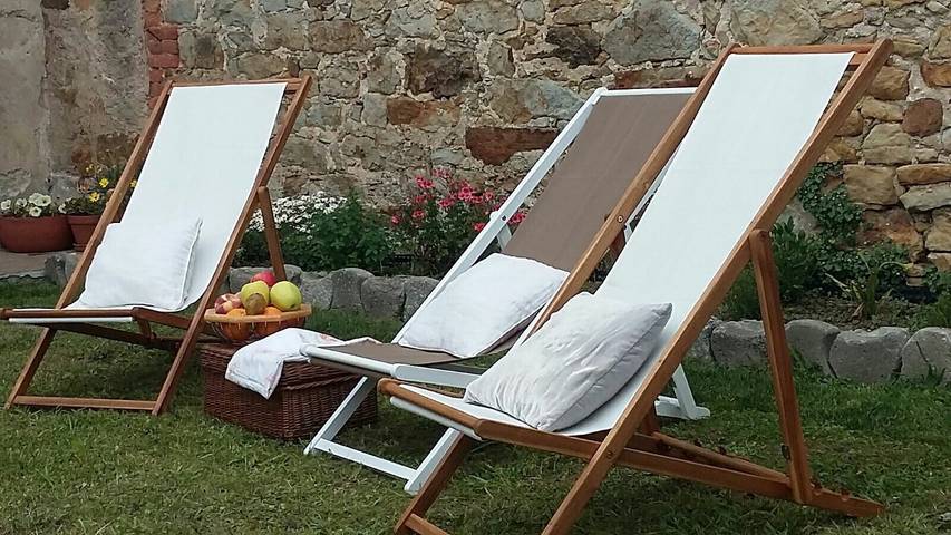 Estudio minimalista en Galizano con terraza privada, jardín y wifi in Galizano, Ribamontán al Mar