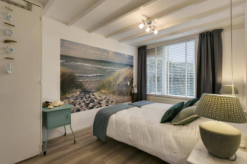 Im Seemannsstil komfortabel eingerichteter Bungalow mit viel Privatsphäre in Ouddorp, Goeree-Overflakkee