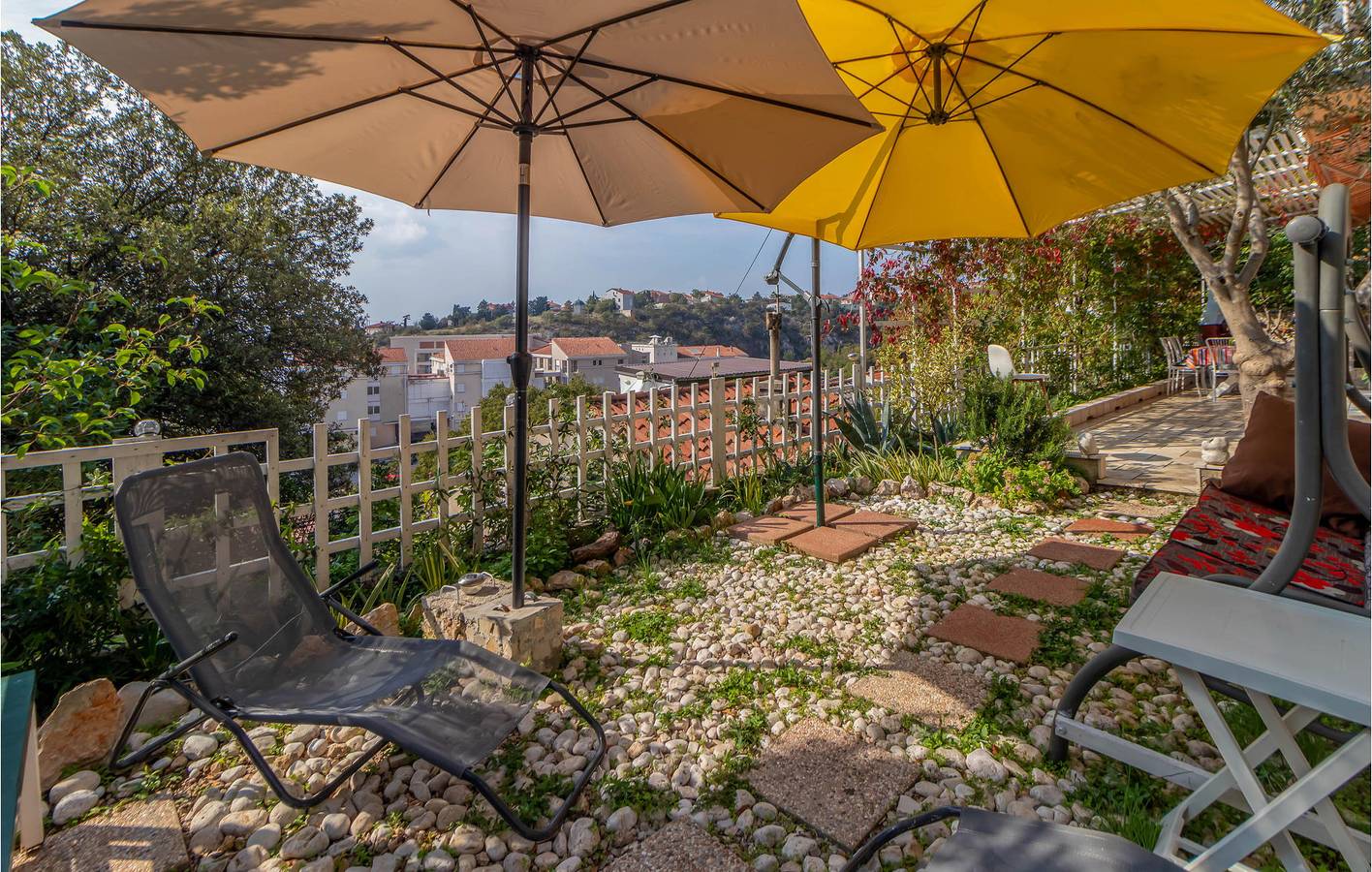 Ganze Ferienwohnung, Gemütliche Wohnung mit Terrasse, in Strandnähe und mit kostenlosen Parkplätzen in Novi Vinodolski, Primorje-Gorski Kotar