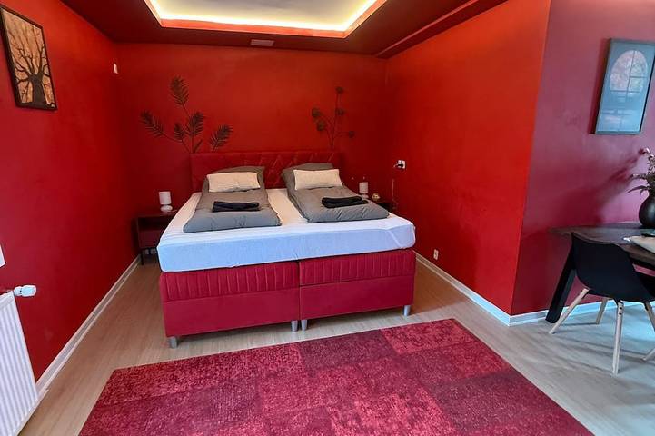 Crimson Autumn - Nordic Suite in Aalborg, Limfjord in Nordjütland