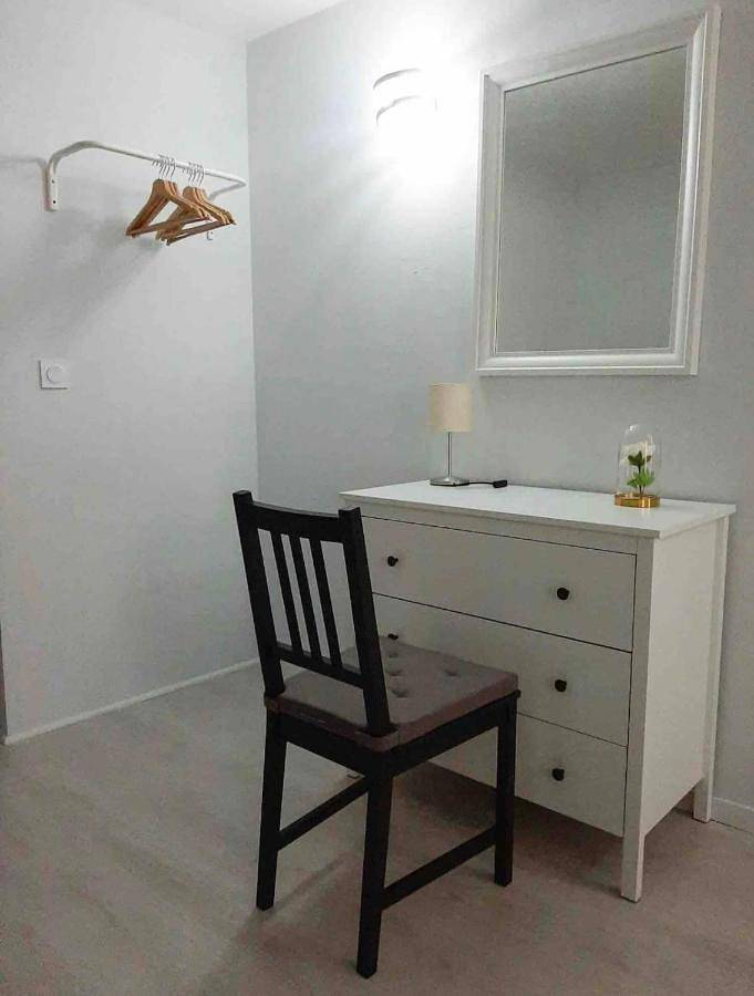 Appartement entier, Two-Bedroom Apartment in Nuits-Saint-Georges, Région de Beaune