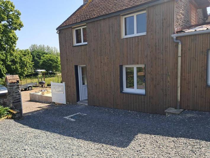 Gîte pour 2 personnes, avec vue et terrasse, animaux acceptés à Pont-d'Ouilly - 2