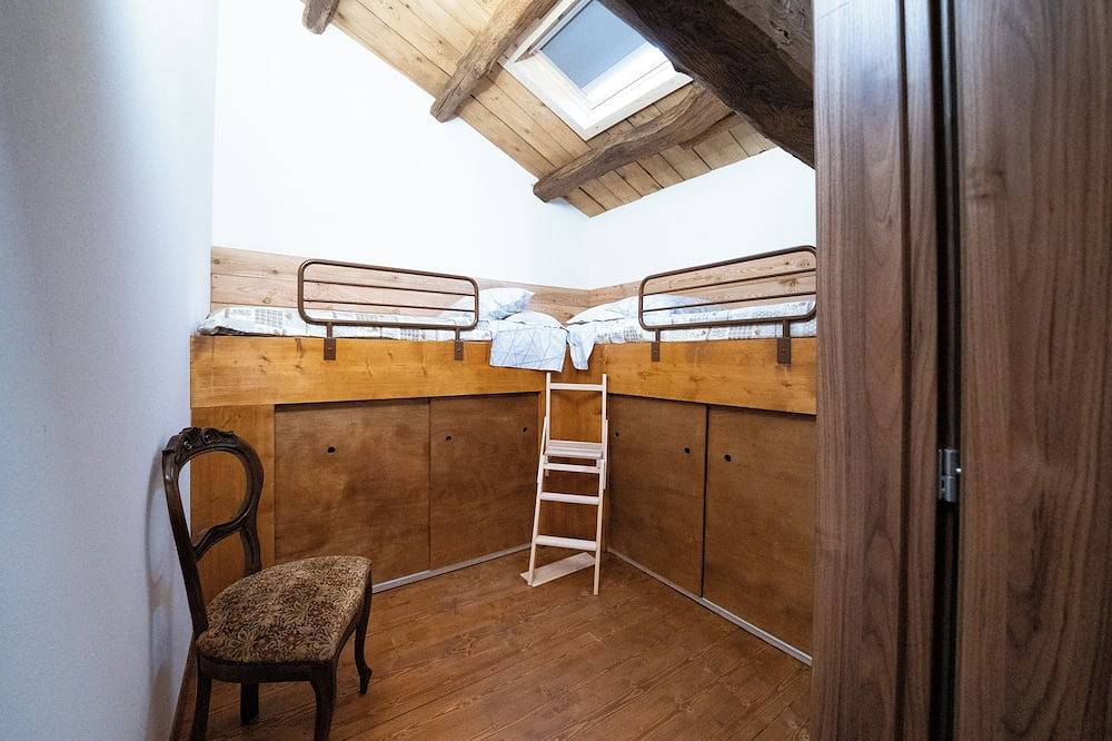 Casa Vecchia Mura - Appartamento 2 - a 5 minuti da Cison di Valmareno in Cison di Valmarino, Prealpi Carniche