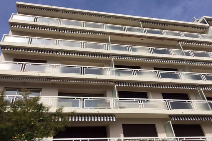 Appartement entier, Beau 3 Pieces Calme Et Lumineux Vue Mer in Antibes, Côte méditerranéenne (France)