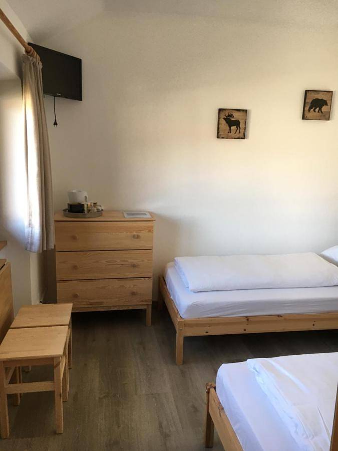 Landhaus Holzereck - Zweibettzimmer in Ehrwald, Alpes d'Ammergau (Autriche)
